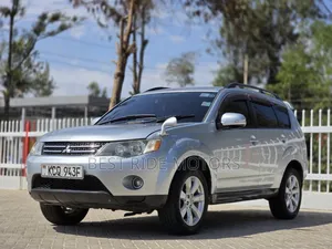 Mitsubishi Outlander 2012 Silver