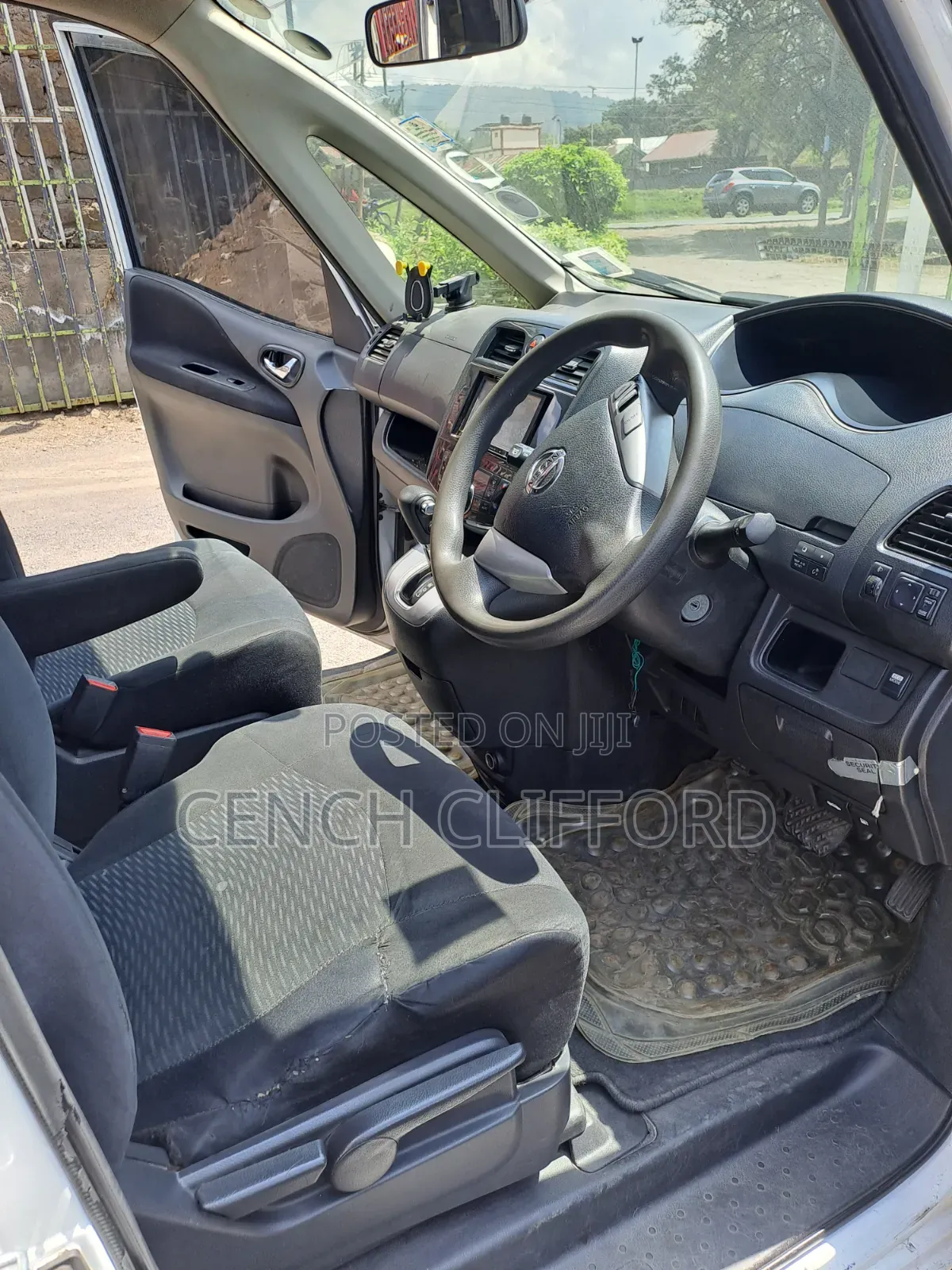 Nissan Serena 2013 White