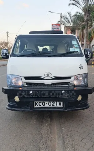 Toyota HiAce 2011 White