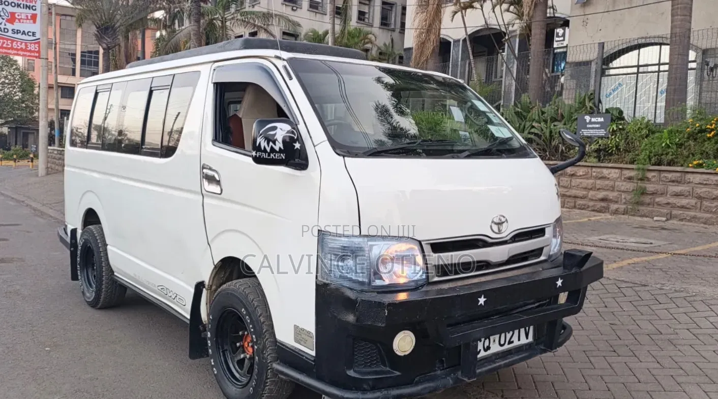 Toyota HiAce 2011 White