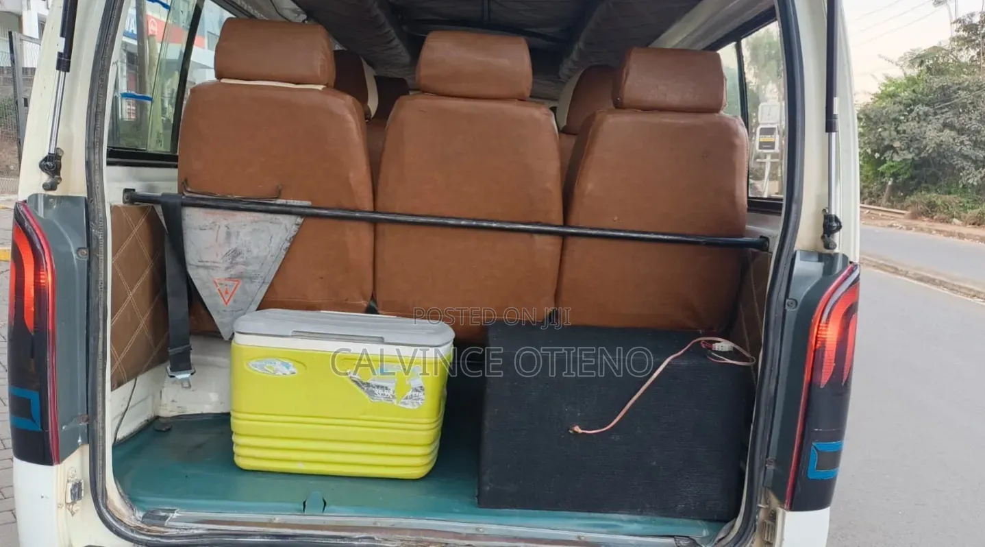 Toyota HiAce 2011 White