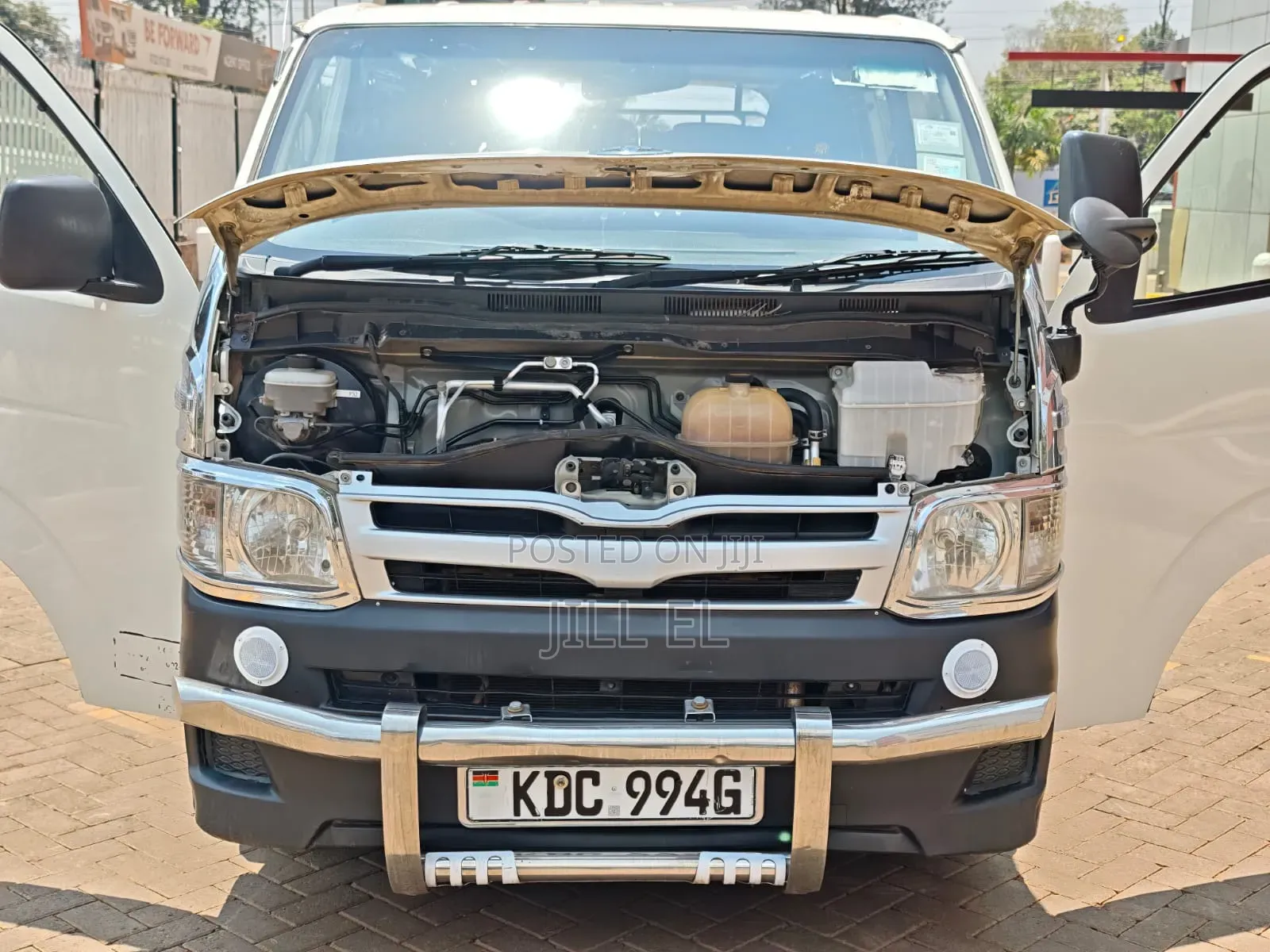 Toyota HiAce 2013 White