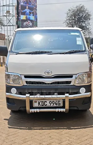 Toyota HiAce 2013 White