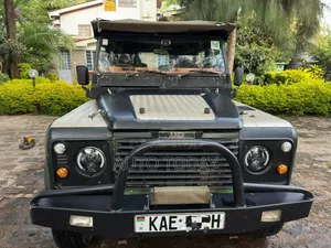 Land Rover Defender 1990 Green