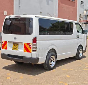 Toyota HiAce 2013 White