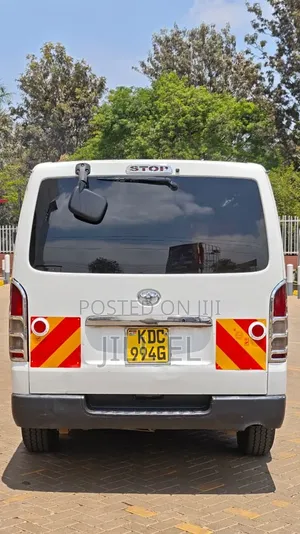 Toyota HiAce 2013 White