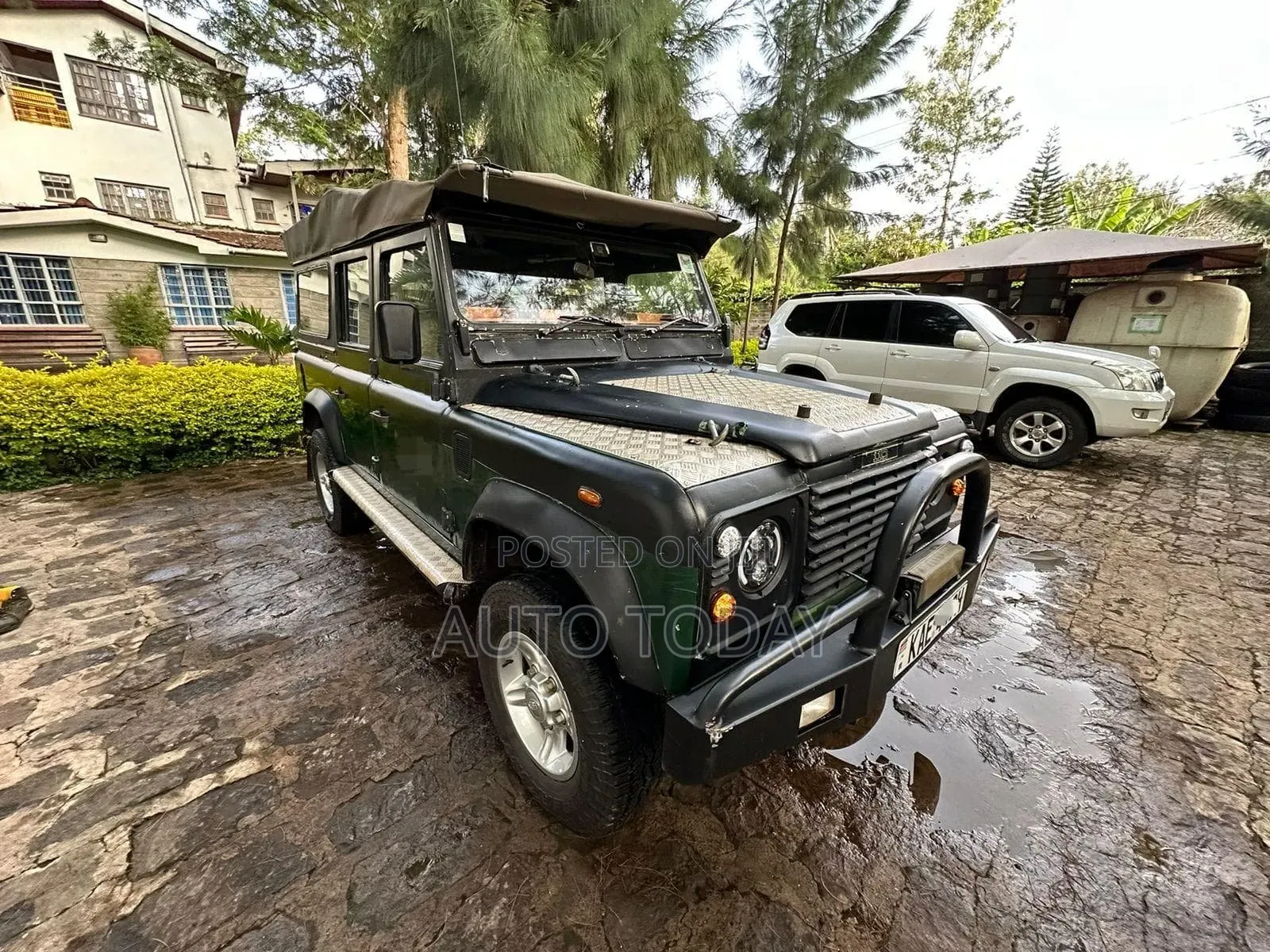Land Rover Defender 1990 Green