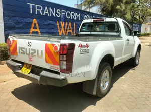 Isuzu D-MAX 2024 White