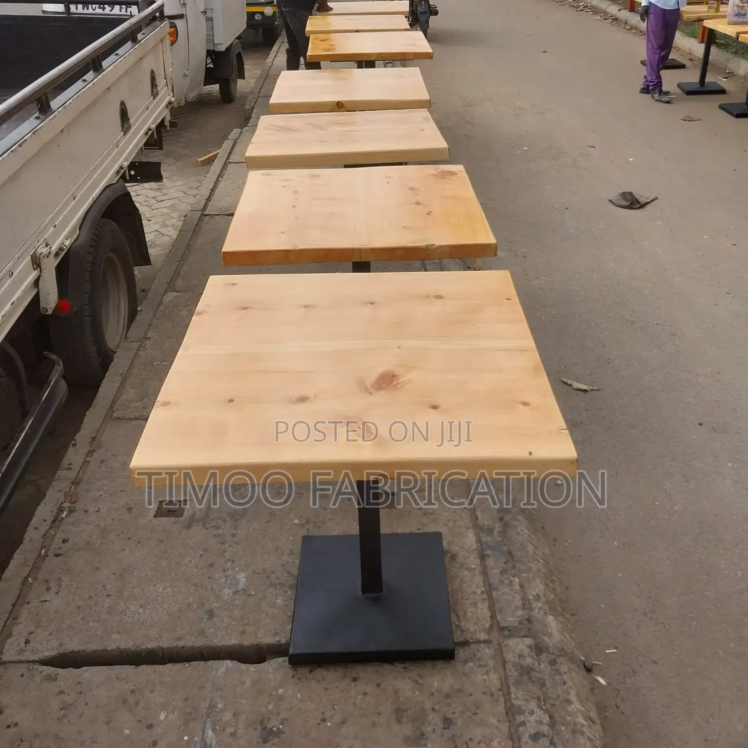 Restaurant/Dining Table 