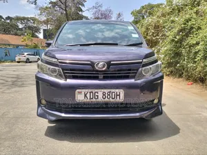 Toyota Voxy 2015 Purple