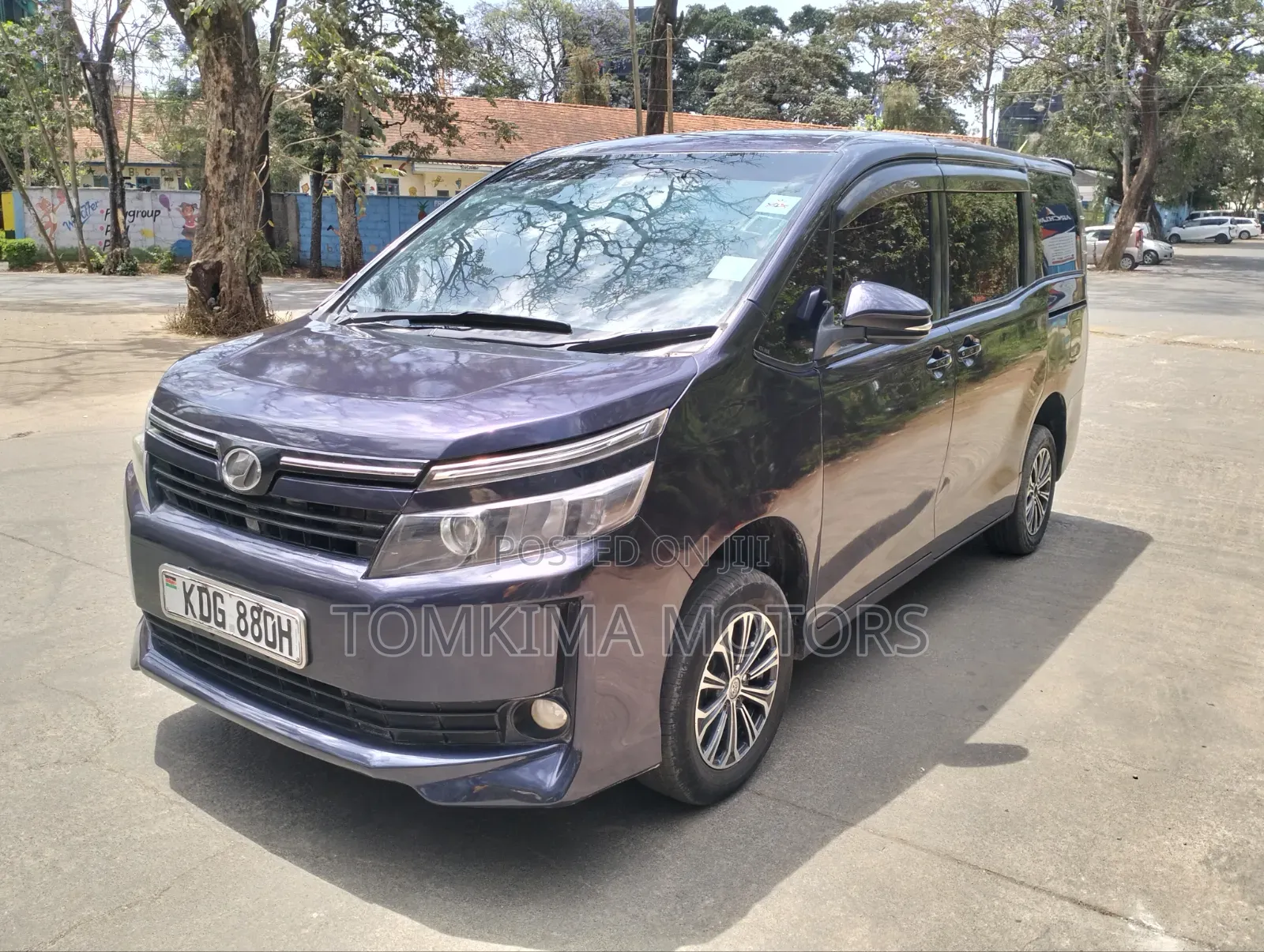 Toyota Voxy 2015 Purple