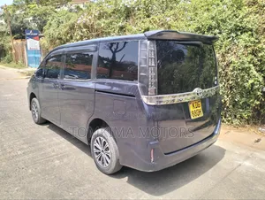Toyota Voxy 2015 Purple