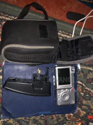 Vintage Canon PowerShot A450 5.0MP Digital Camera (Y2K Aesthetic)