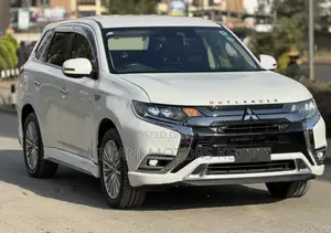 Mitsubishi Outlander 2.4 PHEV AWD 2019 White