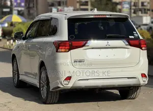 Mitsubishi Outlander 2.4 PHEV AWD 2019 White