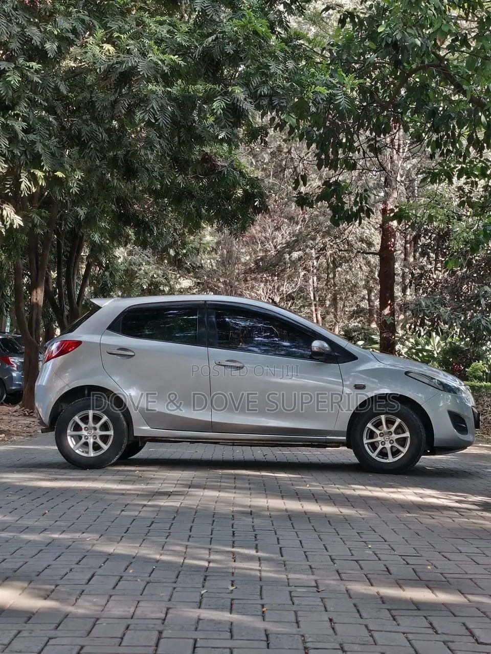 Mazda Demio 2012 Silver