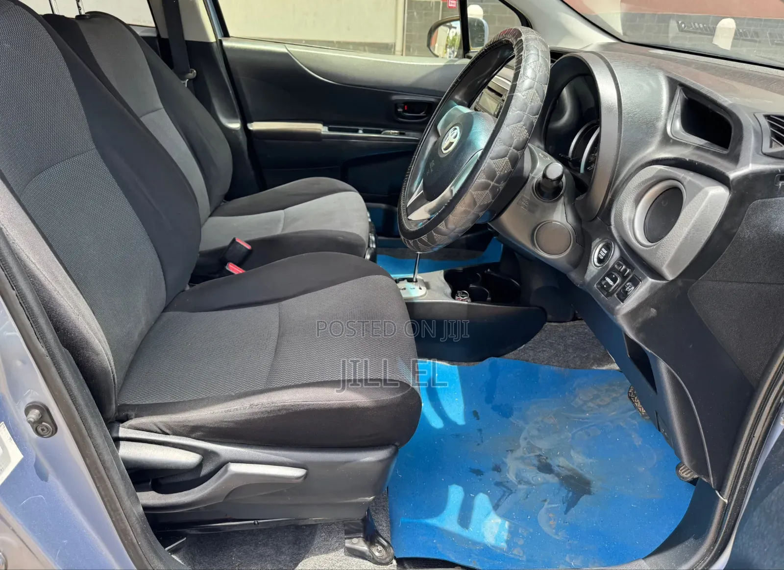 Toyota Vitz 2013 Blue