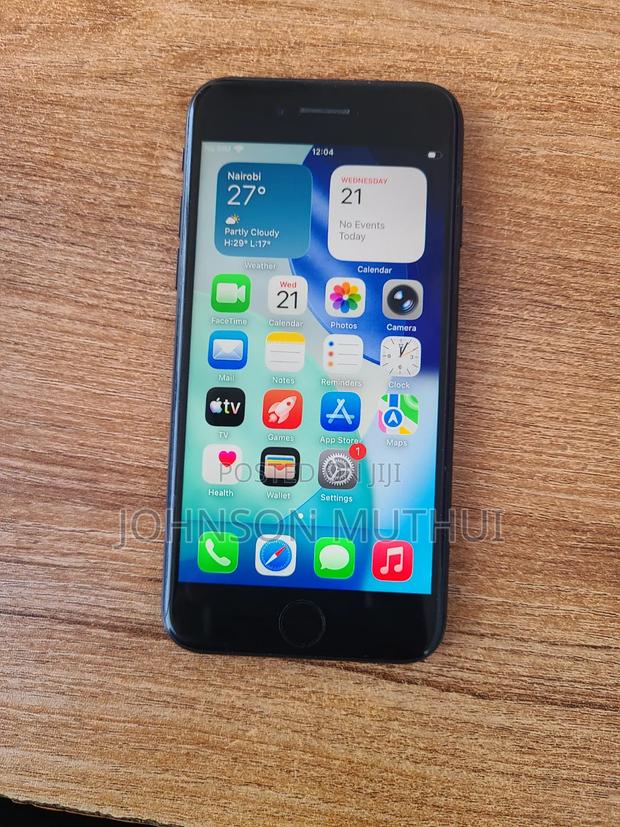 Apple iPhone SE (2020) 64 GB Black - main view