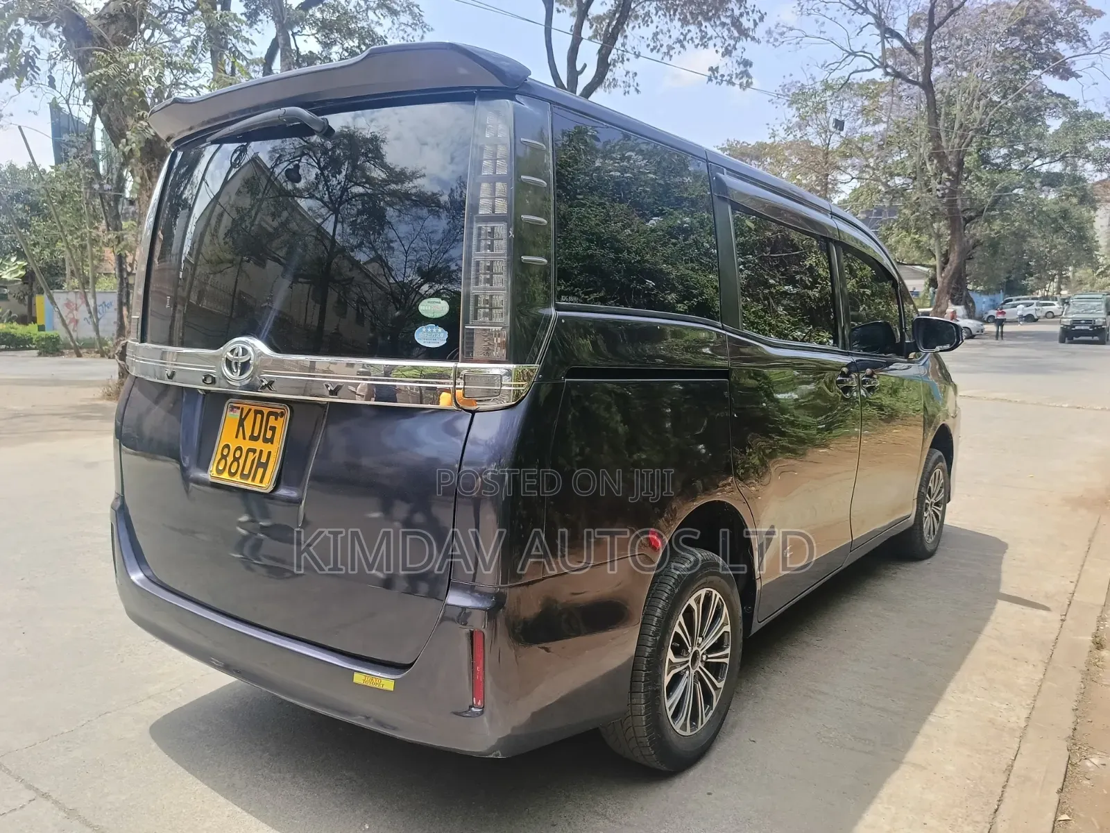 Toyota Voxy 2015 Blue