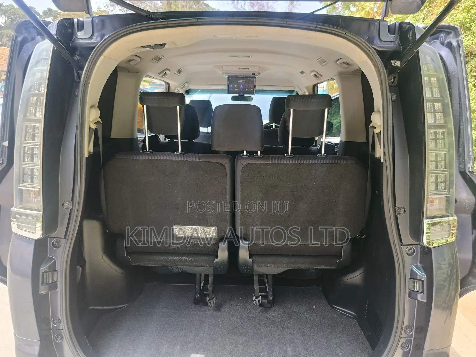 Toyota Voxy 2015 Blue