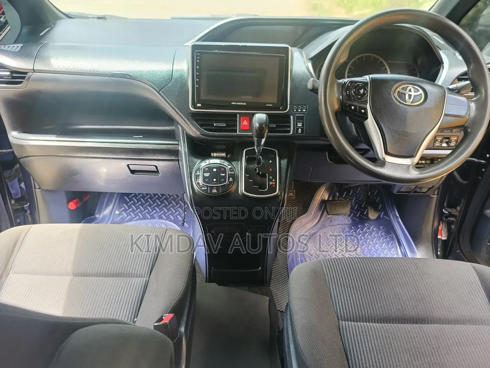 Toyota Voxy 2015 Blue