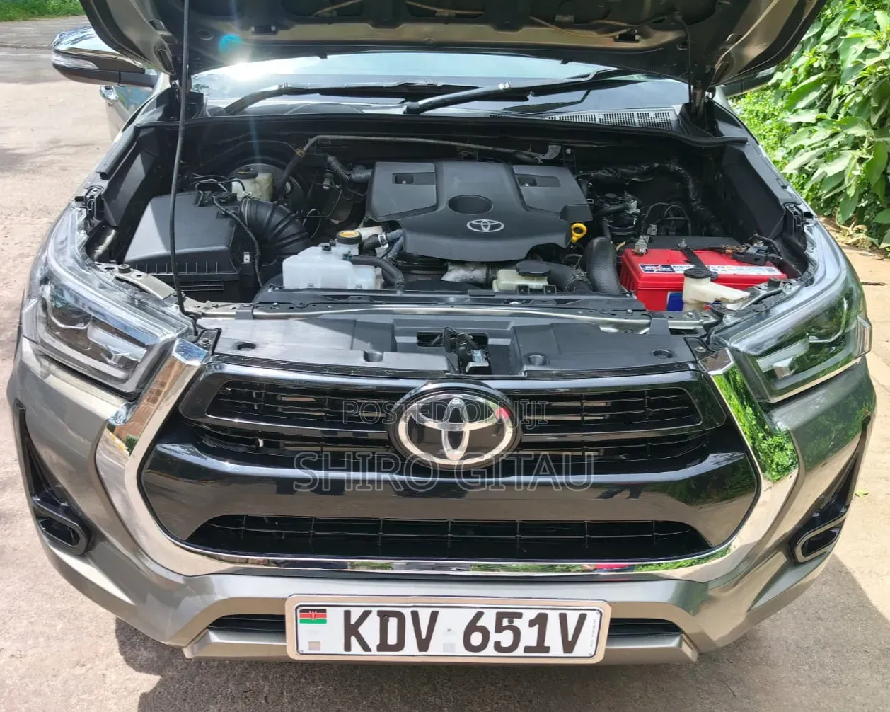 Toyota Hilux 2023 Silver