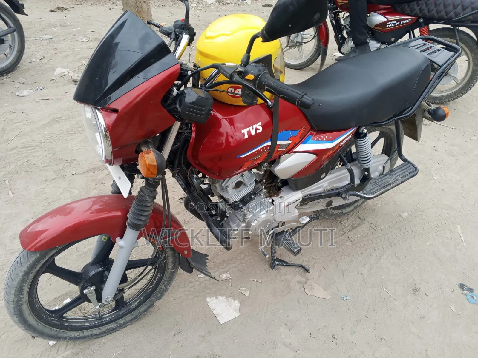 TVS HLX 125 2026 Red