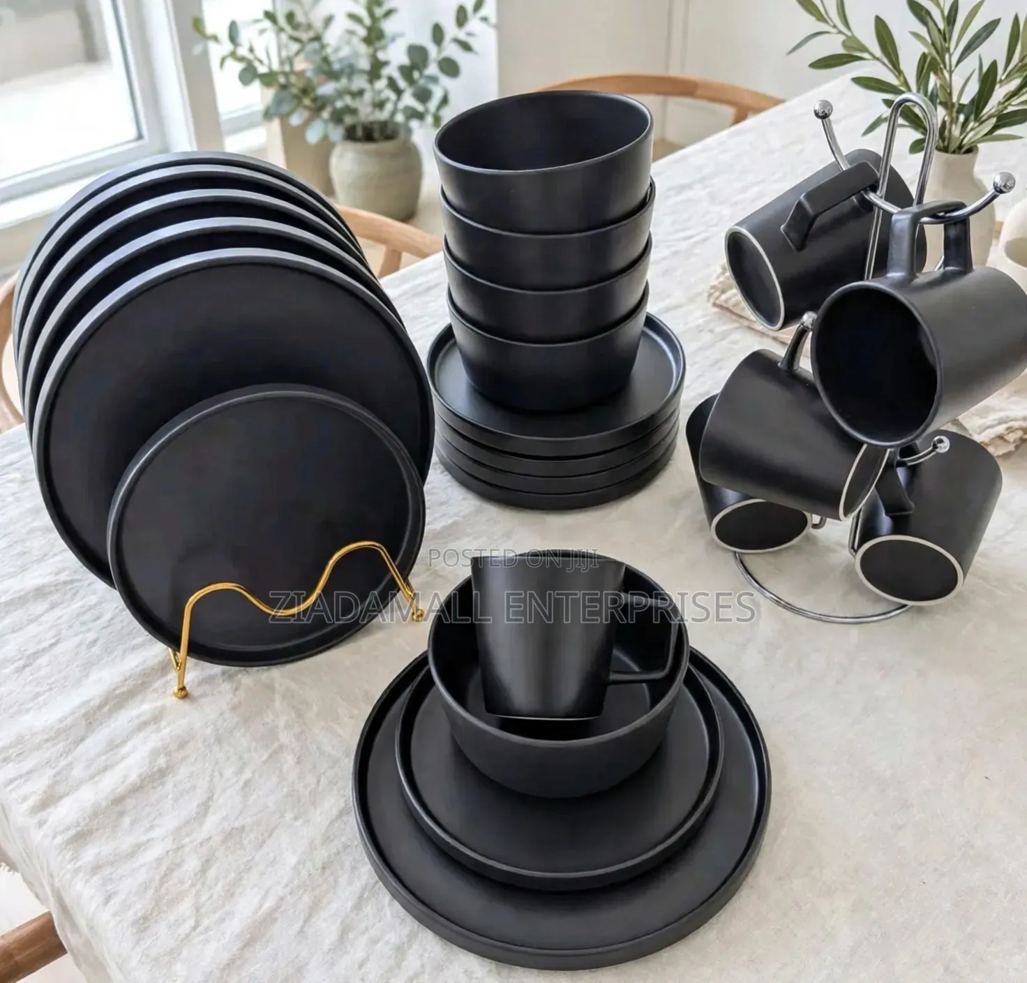Classic Black Dinner Set 24Pcs - Plates Bowls Mugs - New