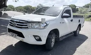 Toyota Hilux 2017 White