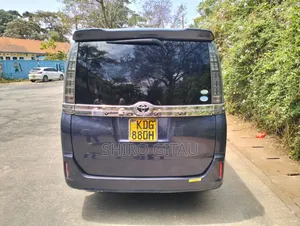 Toyota Voxy 2015 Gray