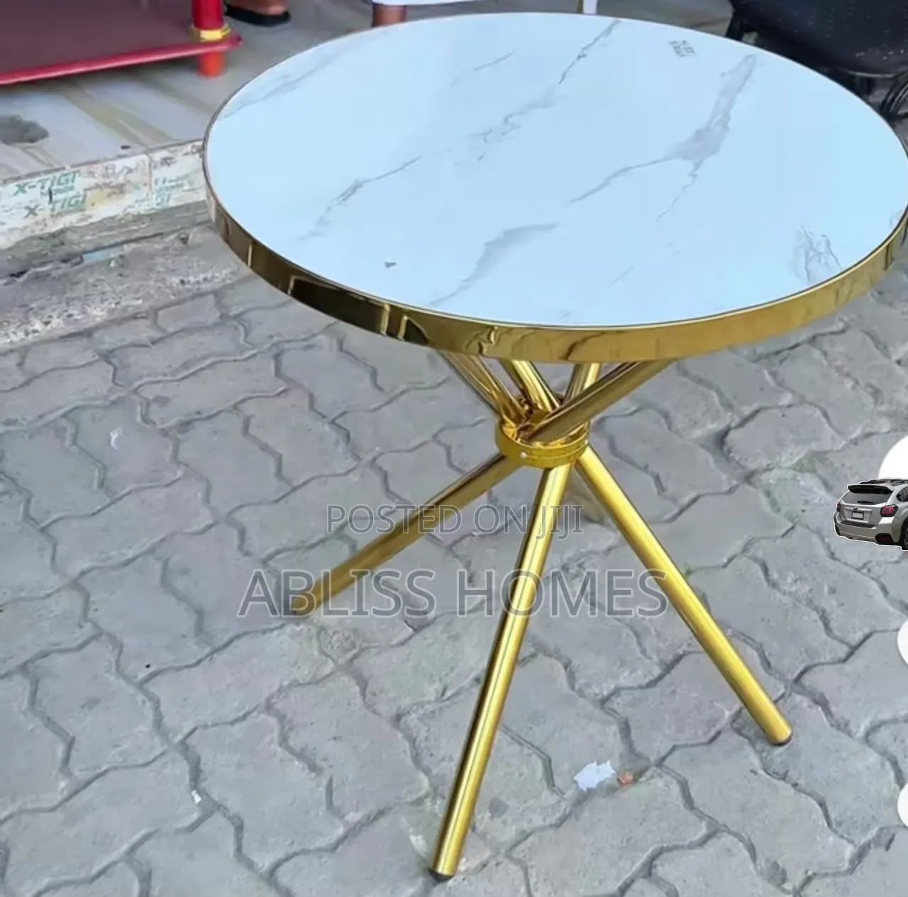 Modern Round Table With Marble