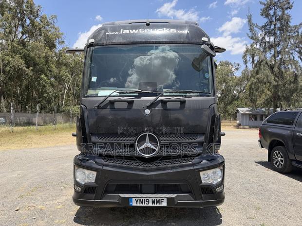 2019 Mercedes Benz Actros 2546 - thumbnail 3