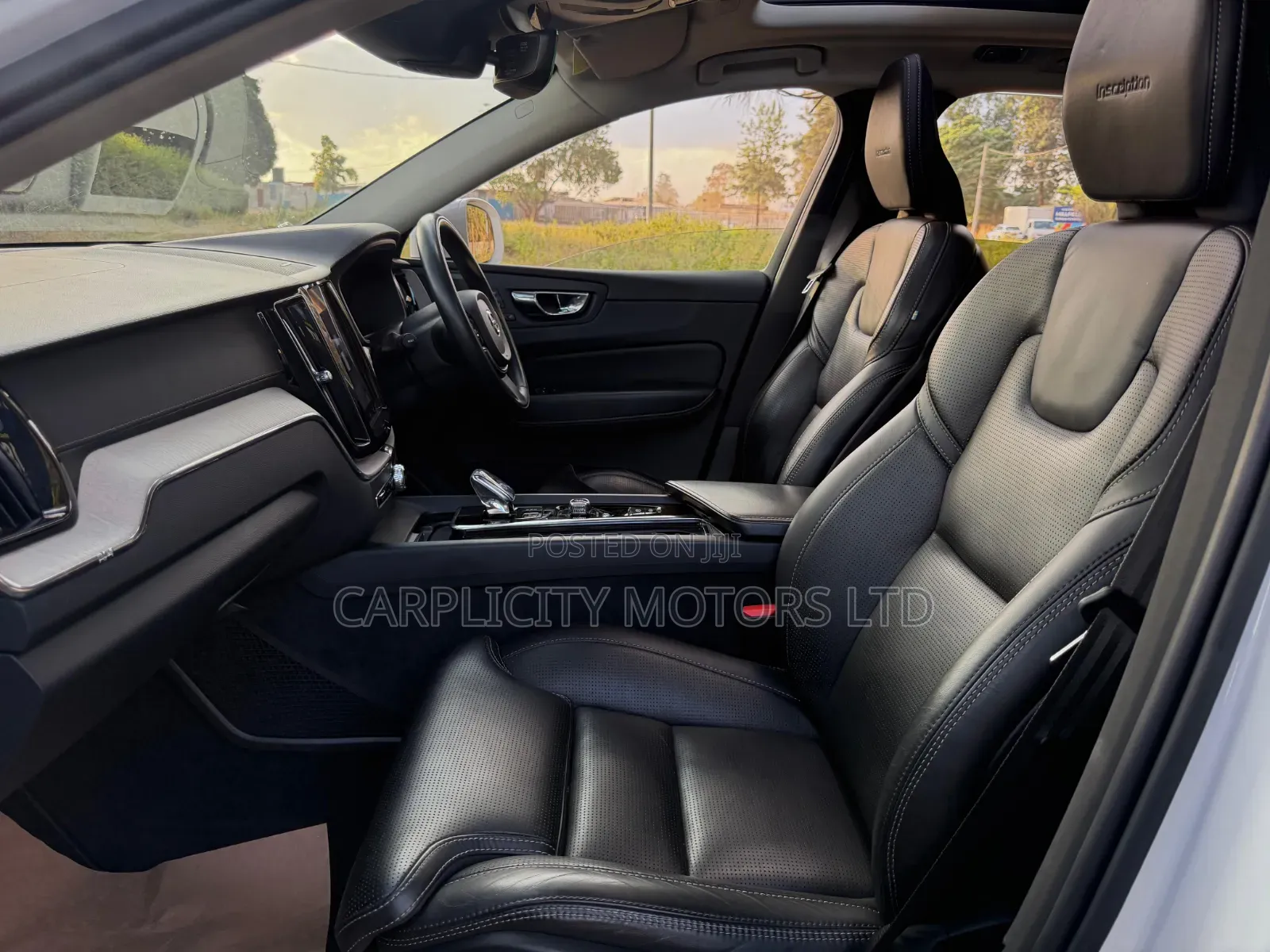 Volvo XC60 2019 White