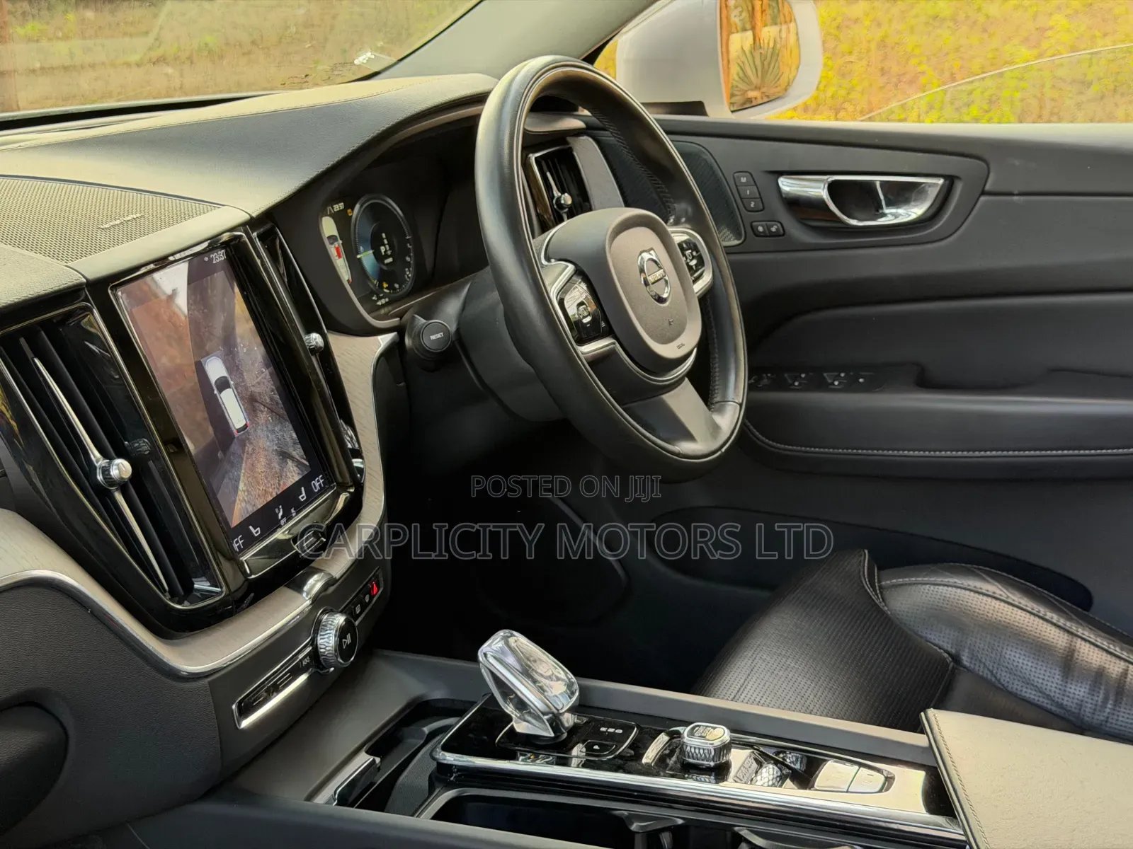 Volvo XC60 2019 White