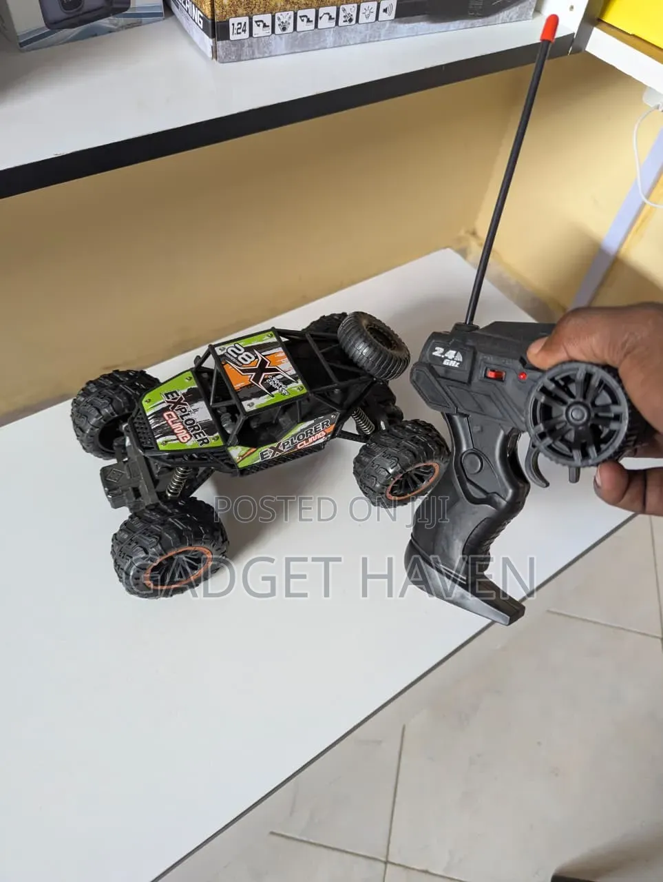 Off - Road Rechargeable Remote Control Drift Car
