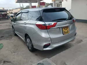 Honda Fit Shuttle 2016 Silver