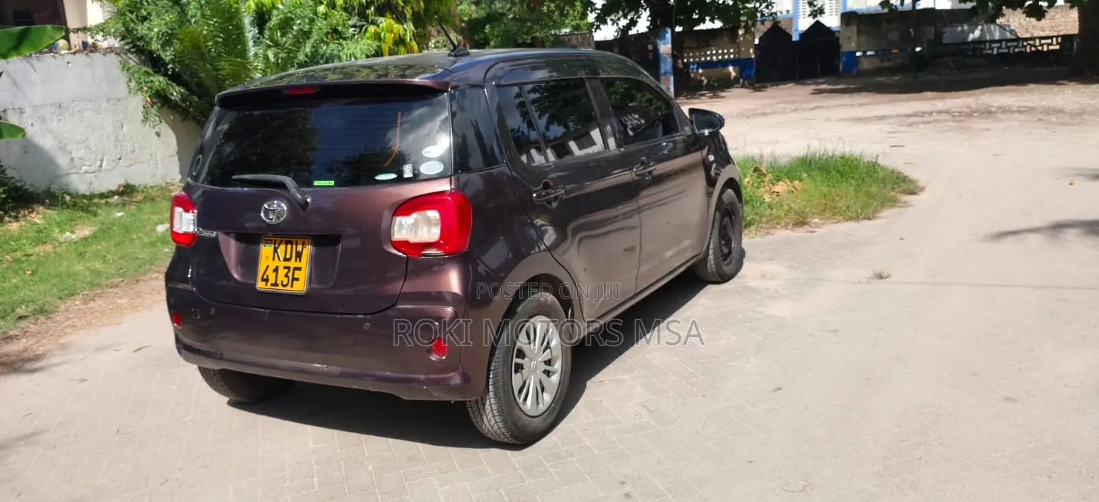 Toyota Passo 2018 Maroon