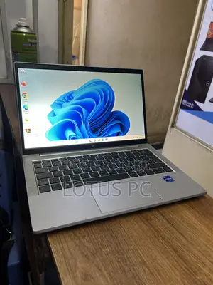 Laptop HP EliteBook 830 G8 16GB Intel Core i7 SSD 512GB
