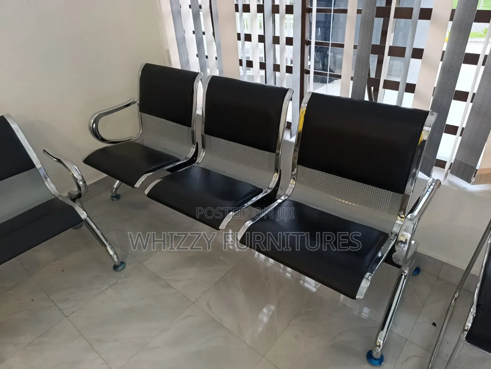 Visitors Chair With Cushion