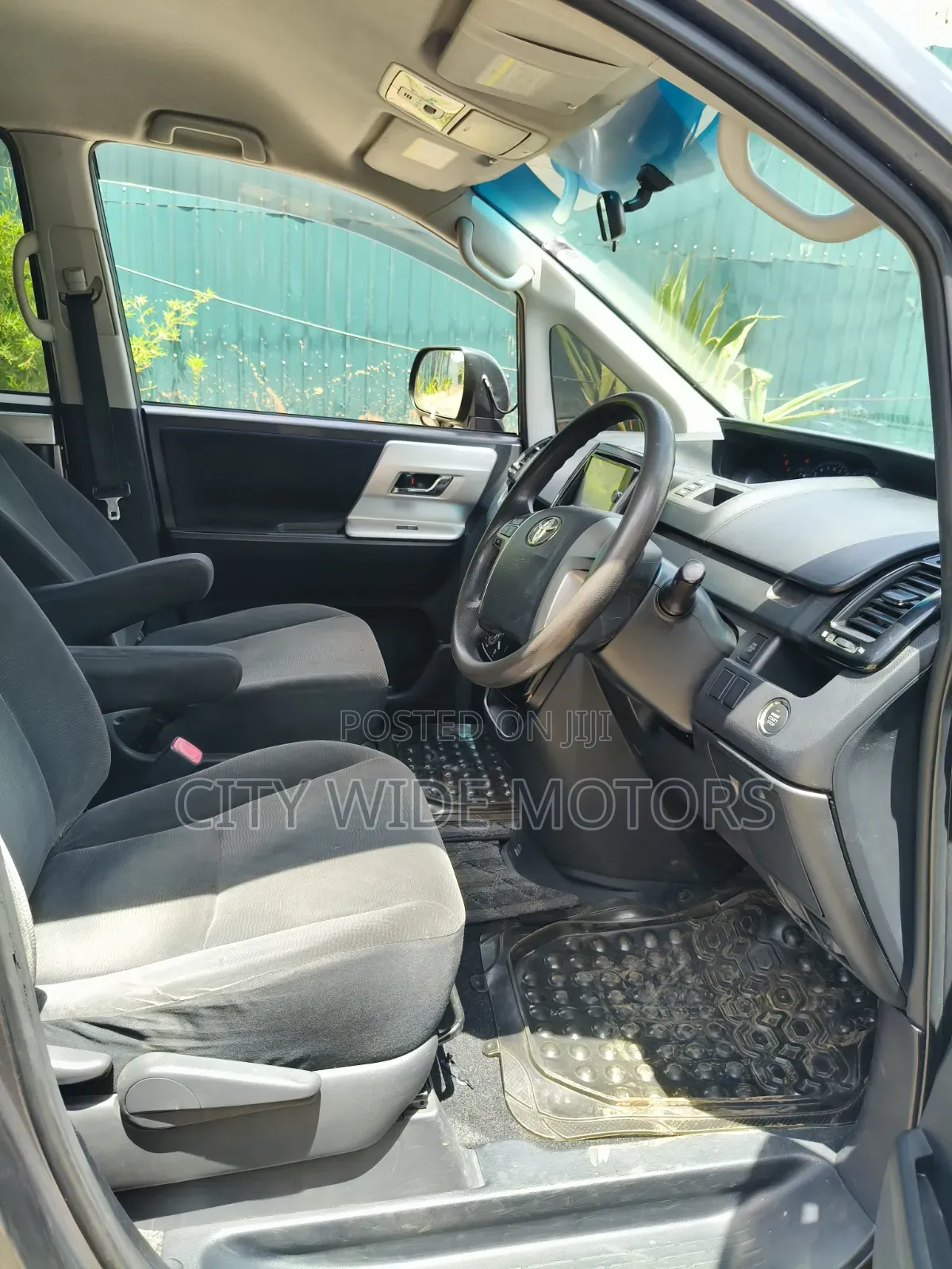 Toyota Noah 2013 Gray