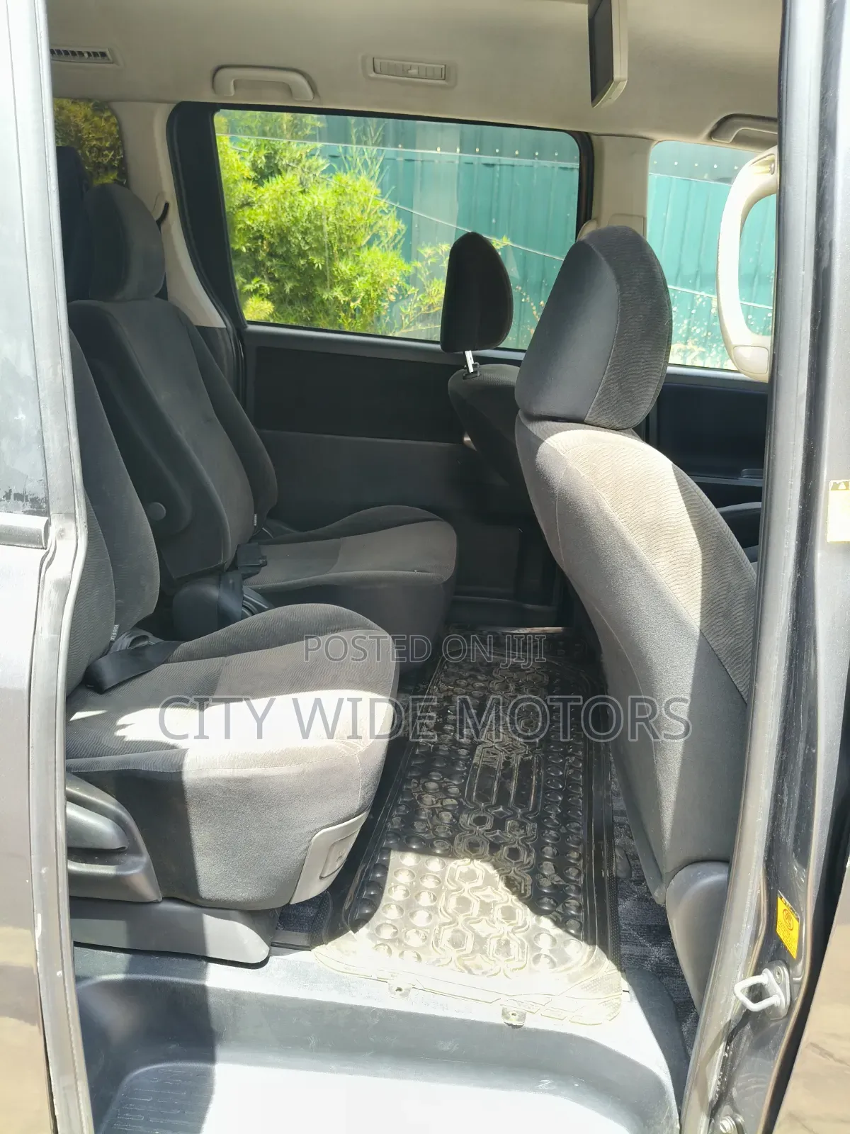 Toyota Noah 2013 Gray