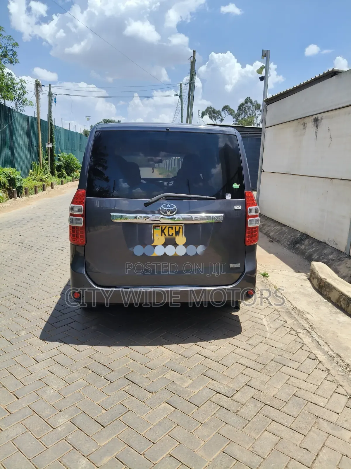 Toyota Noah 2013 Gray