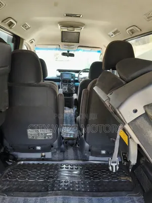 Toyota Noah 2013 Gray