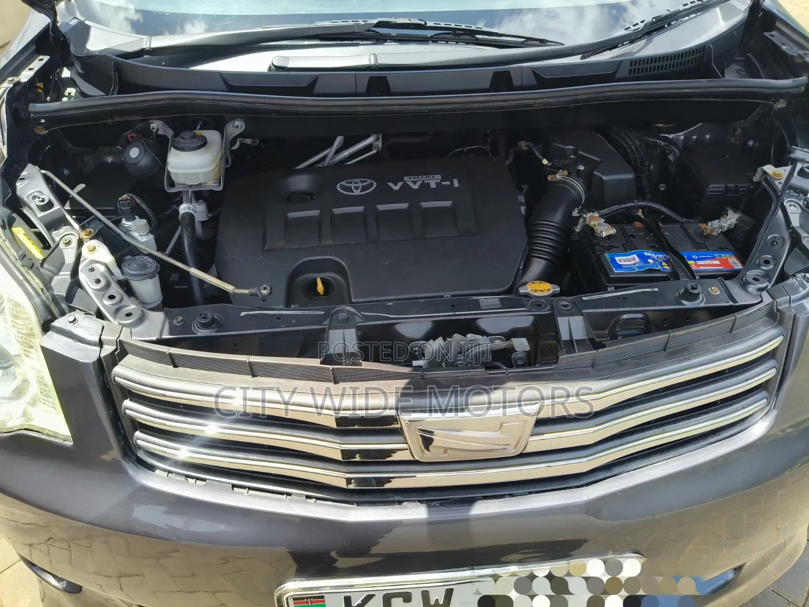 Toyota Noah 2013 Gray