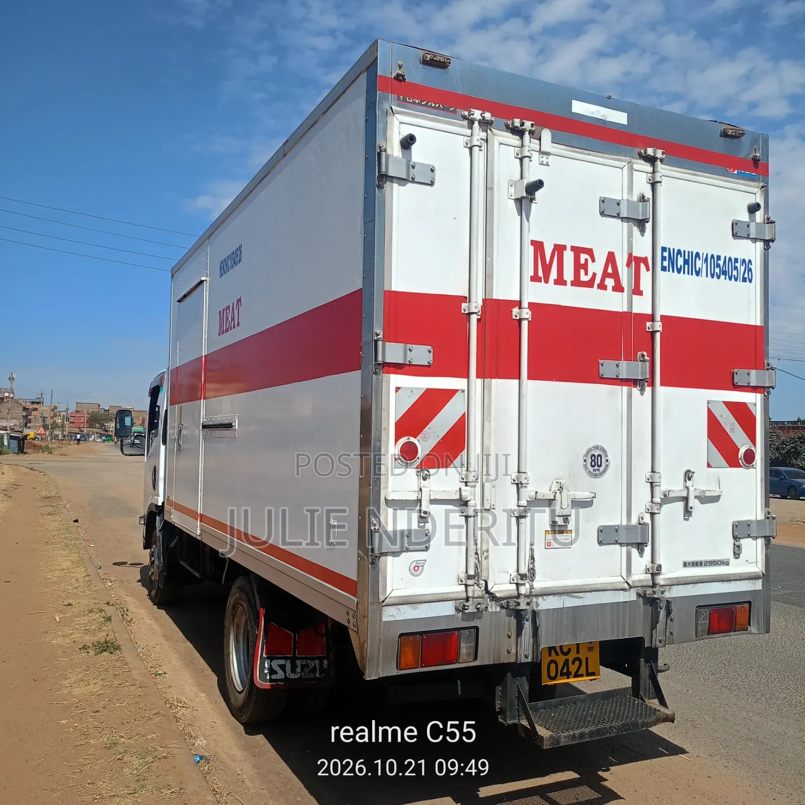 Isuzu ELF Truck 2011 White