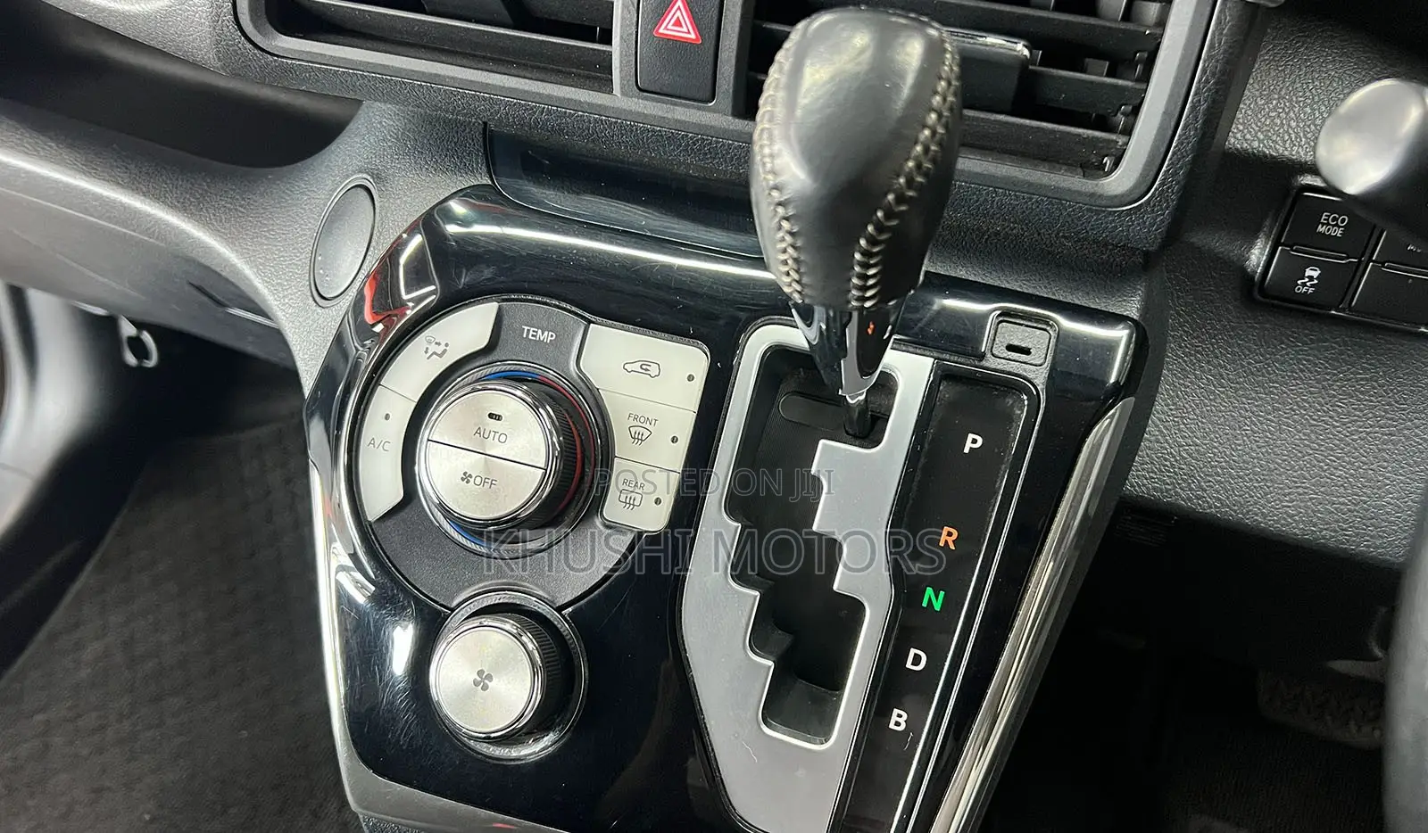 Toyota Sienta 2019 Brown