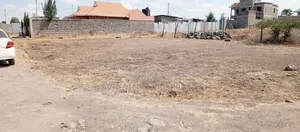 A Very Prime Plot 40x70 ,In a Well Developed neighborhood.In Kamulu