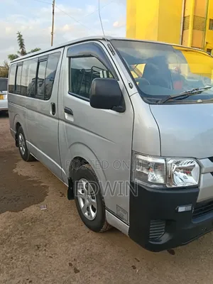 Toyota HiAce 2011 Silver