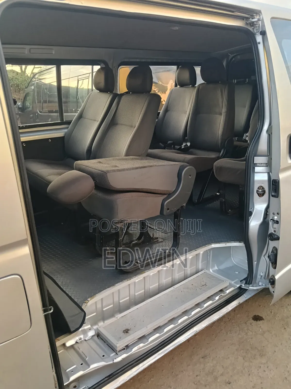 Toyota HiAce 2011 Silver