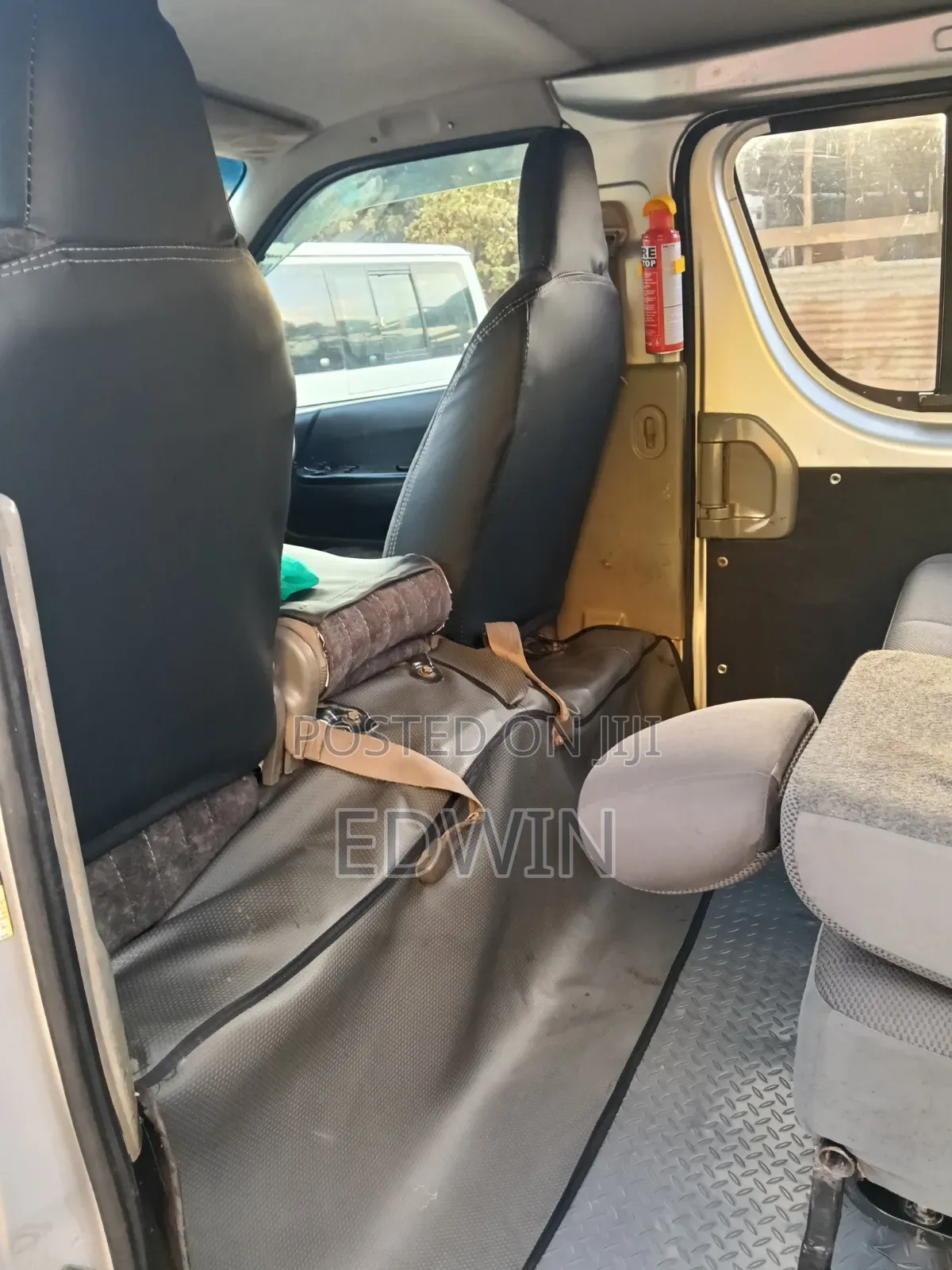 Toyota HiAce 2011 Silver